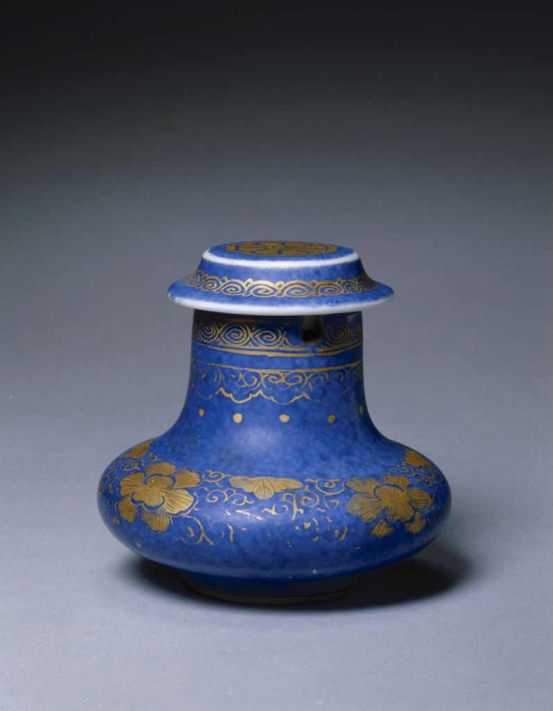 图片[1]-Blue glaze painted with gold flower pattern with cover paste bucket-China Archive